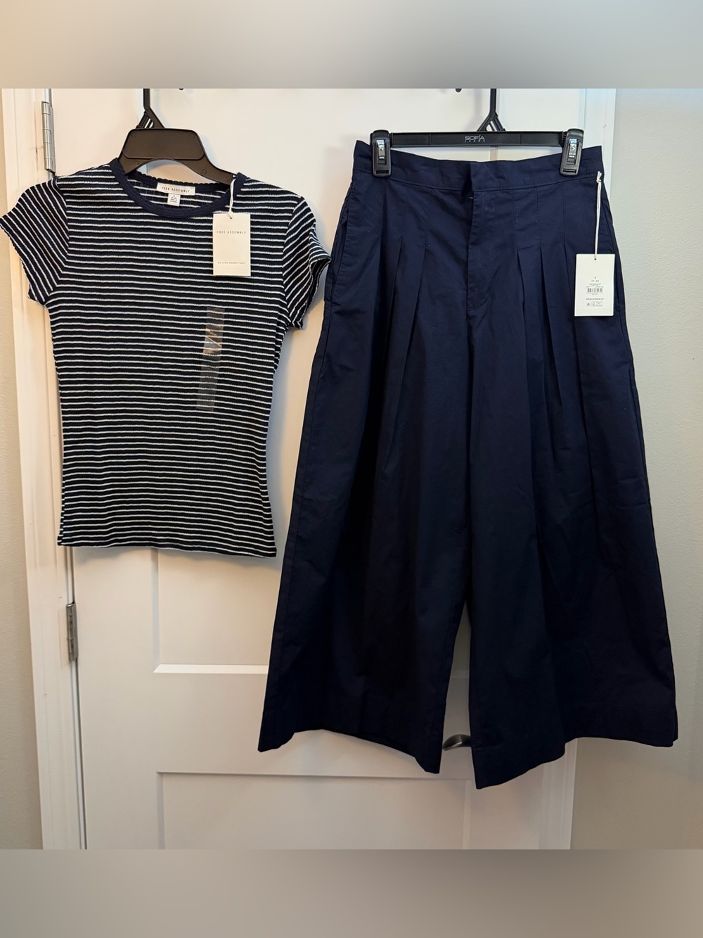 Free assembly Wide-Leg Pleated women’s navy pants and shirt set size small - NWT